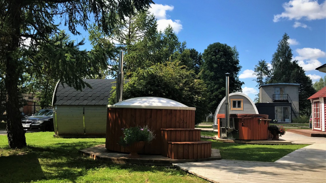 2 m Fiberglass Hot Tub