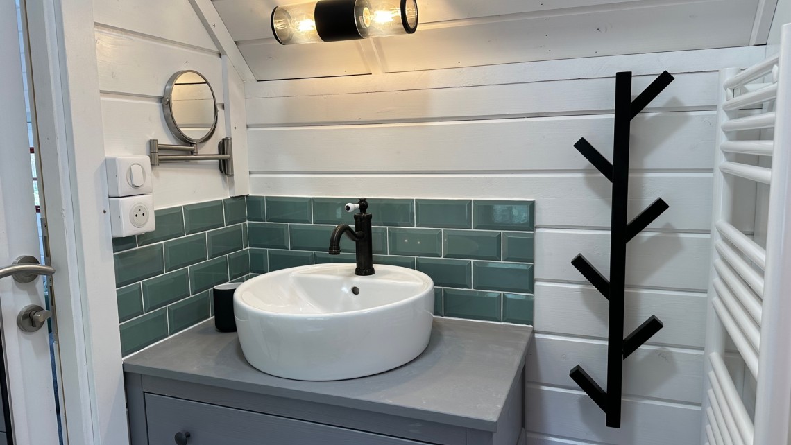 Cabin interior-shower-room