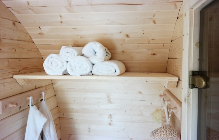 Sauna barrel with side entrance Shelf