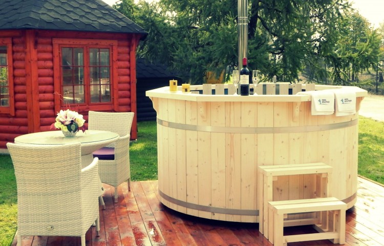 1.9 Wooden Hot tub