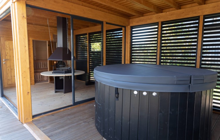 Garden cube grill and lounge