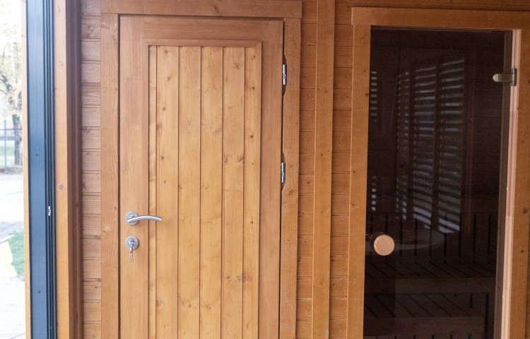 Garden cube sauna