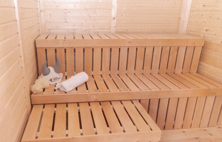 Garden cube sauna