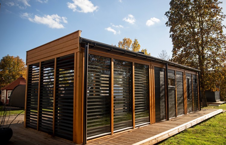 Garden cube exterior