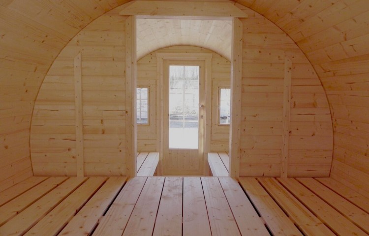 Sleeping Barrel Ø 2.2 x 4.4 with furniture