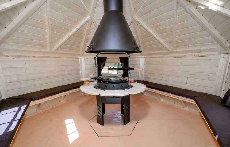 Grill Cabin 9.2 m² with Sloping Walls Inside