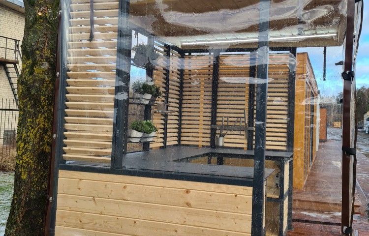 Outdoor Kitchen