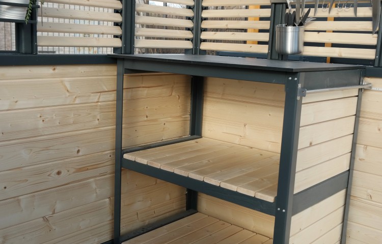 Outdoor Kitchen