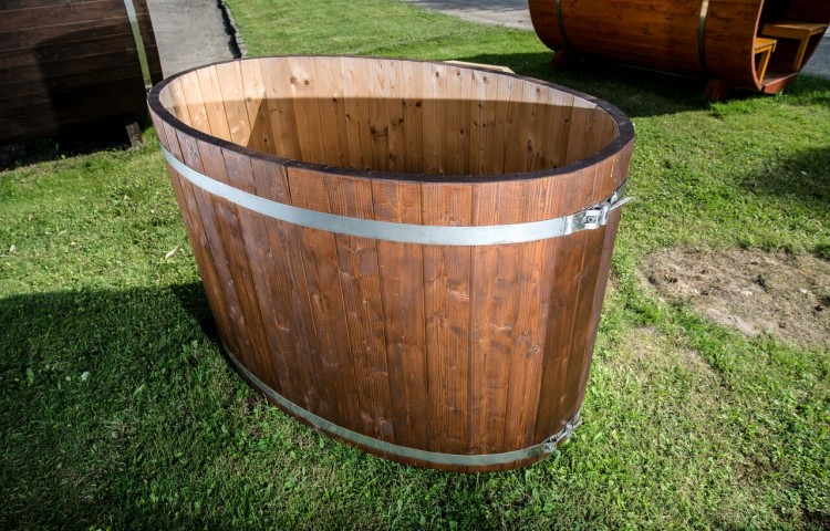 Oval Cold tub from spruce
