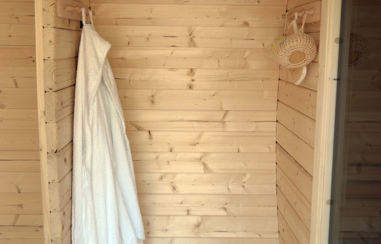 Sauna barrel with side entrance Shelf