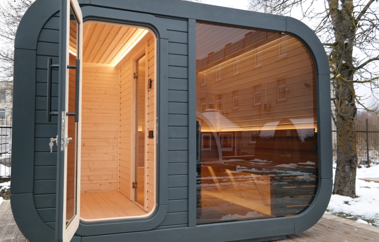  SAUNA LUNA 3.3 X 2.4 M WITH A CHANGING ROOM