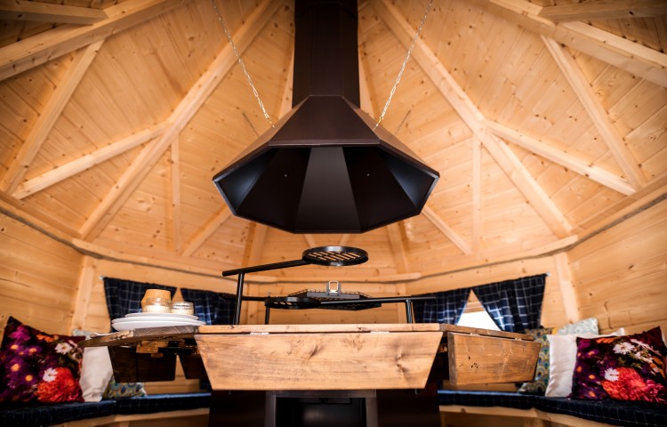 Grill Cabin 6.9 interior