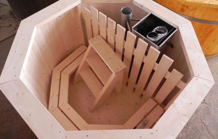 Assembled hot tub Packaging
