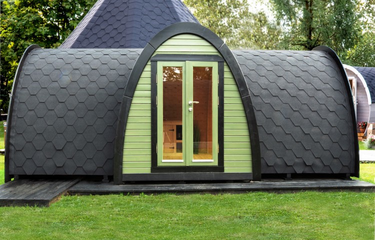 Pod with side entrance