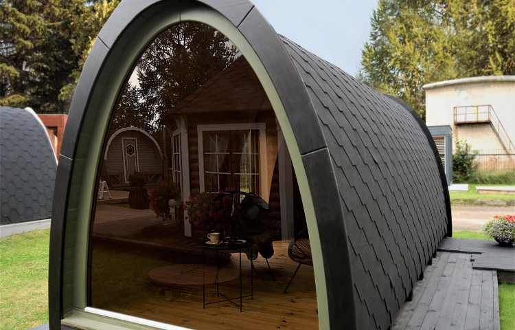 Pod with side entrance