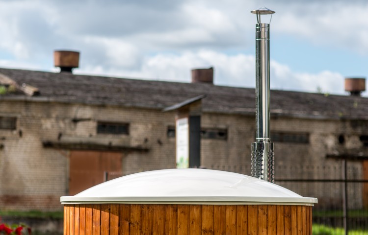 Hot tub with integrated heater