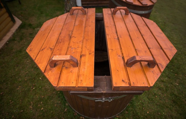 Round Cold Tub from spruce