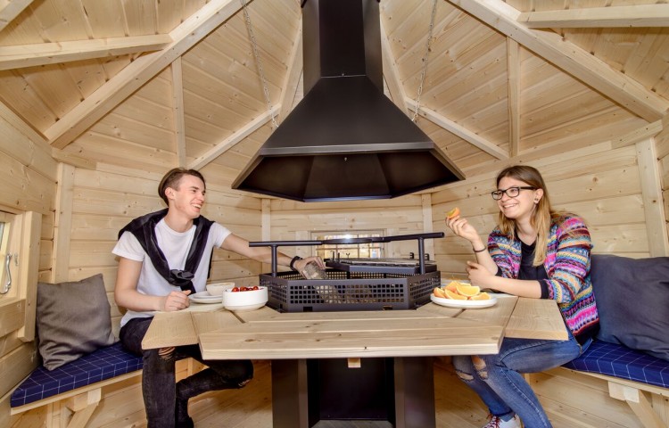 Grill Cabin 4.5 suitable for 3-4 people