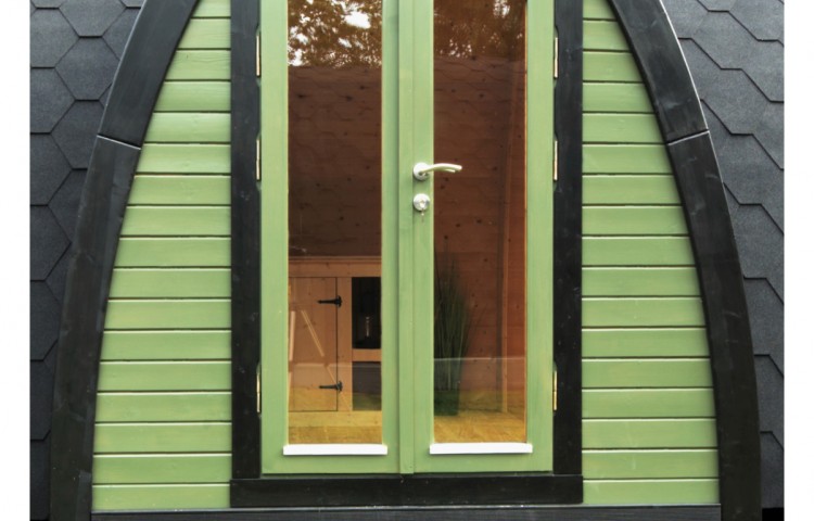 Pod with side entrance