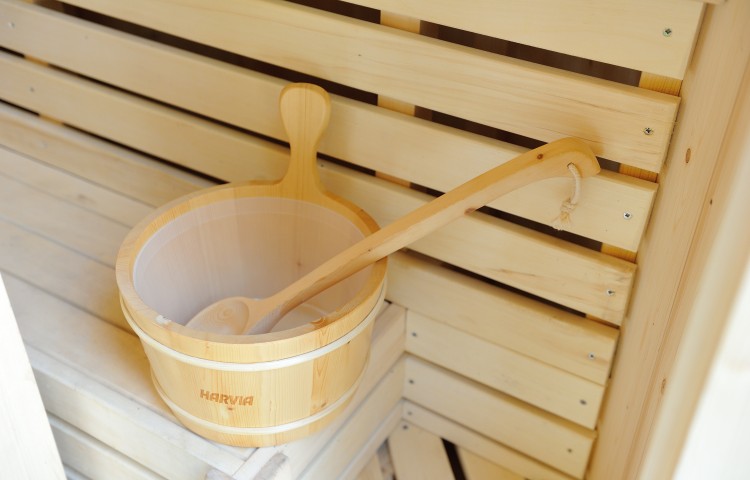 Wooden bucket